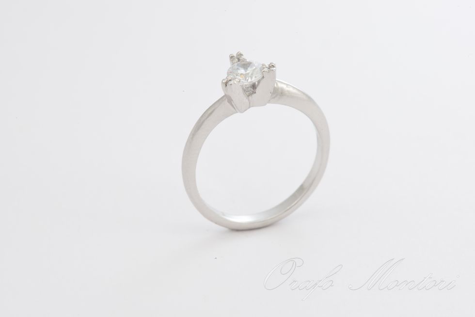 ANELLO SOLITARIO